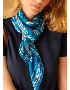 Foulard bleu imprimé en 100% soie