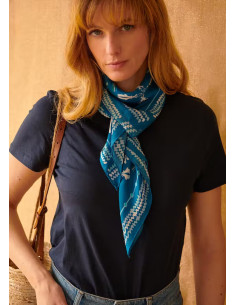 Foulard bleu imprimé en 100% soie